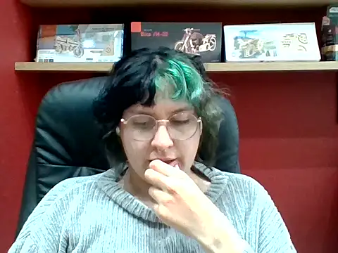 Snapshot of Froggyinthebox chatting on May 2026 06:09:01 PM Froggyinthebox online show from May 2026 06:09:01 PM