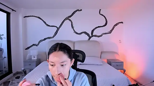 Snapshot of AlliceCopper chatting on September 2025 12:59:02 PM AlliceCopper online show from September 2025 12:59:02 PM