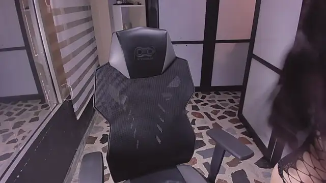 Snapshot of AlliceCopper chatting on October 2025 03:13:01 PM AlliceCopper online show from October 2025 03:13:01 PM