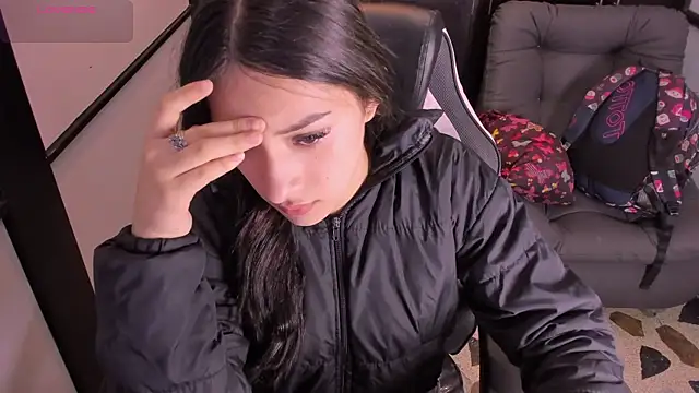 Snapshot of AlliceCopper chatting on November 2025 01:47:02 PM AlliceCopper online show from November 2025 01:47:02 PM