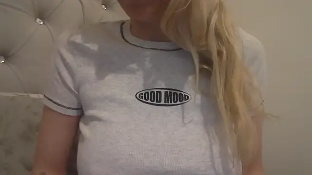 flirty babe x online show from February 2026 05:38:02 PM