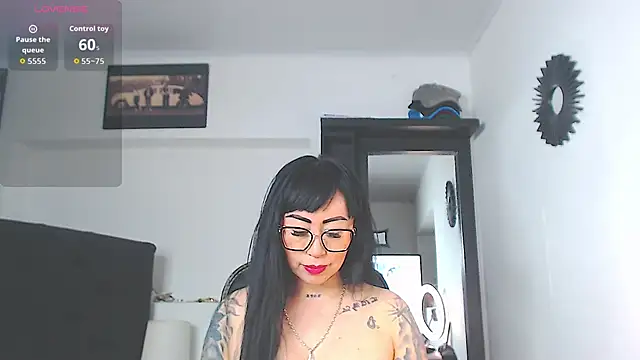 Vicky hotmilf online show from April 2026 11:04:02 AM