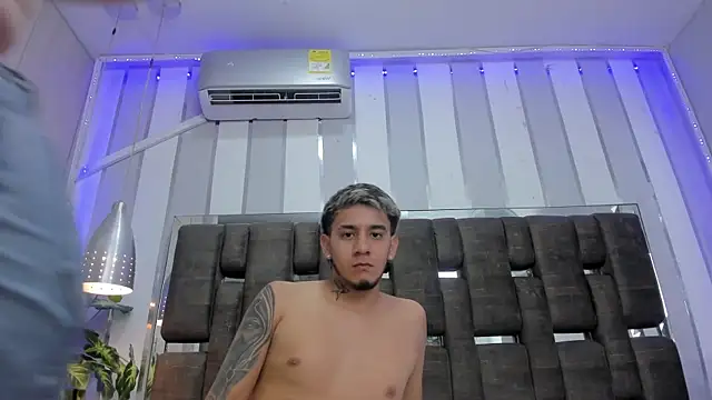 Snapshot of BriannaBBW chatting on October 2025 04:43:02 AM BriannaBBW online show from October 2025 04:43:02 AM