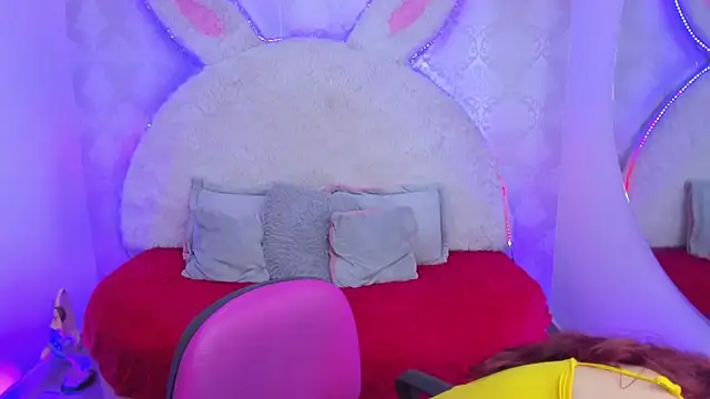 Gaby louse online show from December 2025 08:36:02 PM