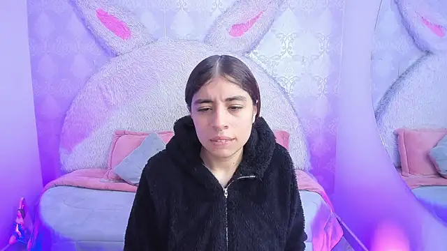 Gaby louse online show from April 2026 07:37:01 PM