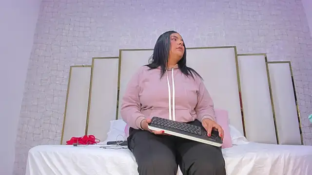 Mia and lexy online show from December 2025 03:12:01 AM