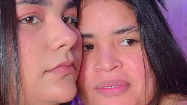 Snapshot of Mia_and_lexy chatting on May 2026 02:28:02 AM Mia and lexy online show from May 2026 02:28:02 AM