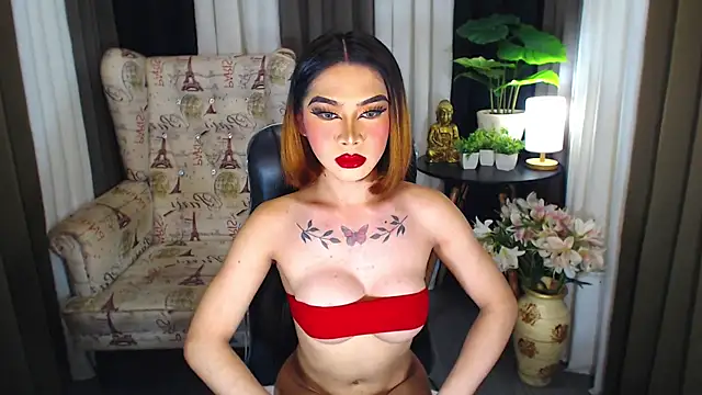 Snapshot of MariaLucyJasminx chatting on October 2025 08:05:01 PM MariaLucyJasminx online show from October 2025 08:05:01 PM