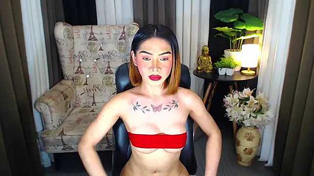 Snapshot of MariaLucyJasminx chatting on October 2025 07:03:02 PM MariaLucyJasminx online show from October 2025 07:03:02 PM