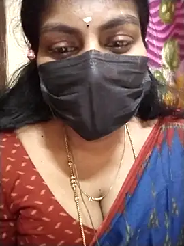 Snapshot of Nithiila chatting on September 2025 07:41:01 AM Nithiila online show from September 2025 07:41:01 AM