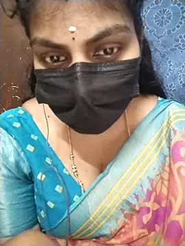 Snapshot of Nithiila chatting on October 2025 07:32:01 AM Nithiila online show from October 2025 07:32:01 AM