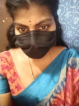 Snapshot of Nithiila chatting on November 2025 05:09:01 AM Nithiila online show from November 2025 05:09:01 AM