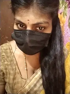 Snapshot of Nithiila chatting on November 2025 06:23:01 AM Nithiila online show from November 2025 06:23:01 AM