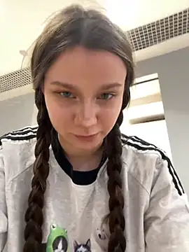 Snapshot of MiniVi chatting on September 2025 08:06:02 AM MiniVi online show from September 2025 08:06:02 AM