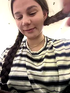 Snapshot of MiniVi chatting on October 2025 06:31:01 AM MiniVi online show from October 2025 06:31:01 AM