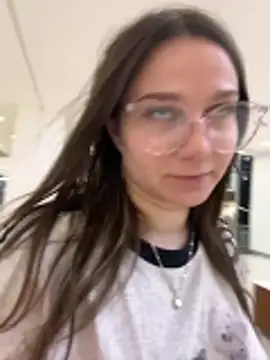 Snapshot of MiniVi chatting on November 2025 03:40:01 AM MiniVi online show from November 2025 03:40:01 AM