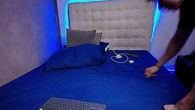 DionKnox online show from November 2025 04:45:02 AM