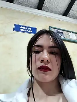 CHARLOTTE  05 online show from October 2025 01:14:01 PM