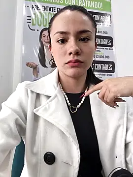 CHARLOTTE  05 online show from November 2025 12:04:01 PM