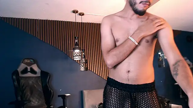 Boss Domiinator online show from September 2025 03:13:01 PM