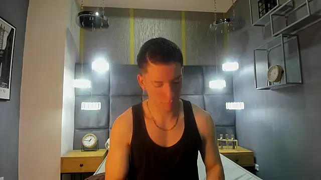 HunterHeat  online show from November 2025 12:05:02 PM