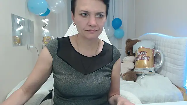 AvaSaturnian online show from September 2025 12:29:01 PM