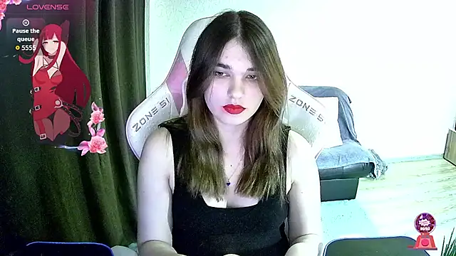 Kris Moss online show from November 2025 08:08:02 PM