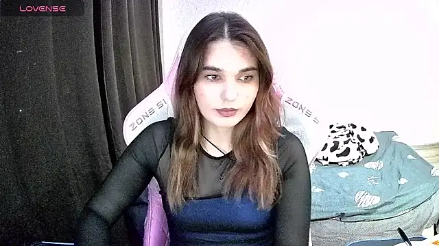 Kris Moss online show from December 2025 10:07:01 PM