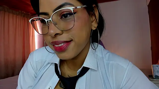 Snapshot of Michluxe_69 chatting on June 2026 09:41:01 PM Michluxe 69 online show from June 2026 09:41:01 PM