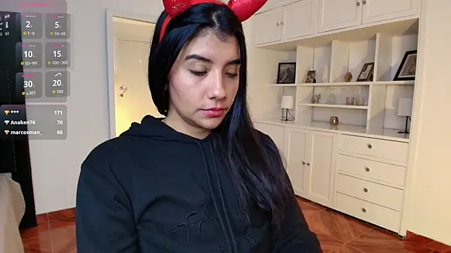 nina moen online show from October 2025 10:47:01 AM