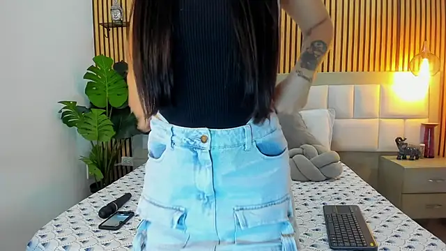 Snapshot of Roseaurora chatting on November 2025 01:00:02 PM Roseaurora online show from November 2025 01:00:02 PM