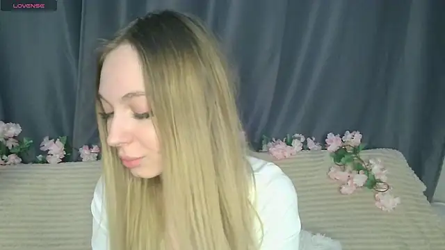 BabbbyFoxxx online show from November 2025 04:02:02 AM