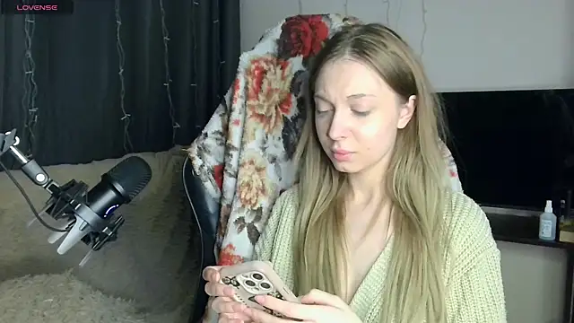 BabbbyFoxxx online show from April 2026 10:29:01 PM