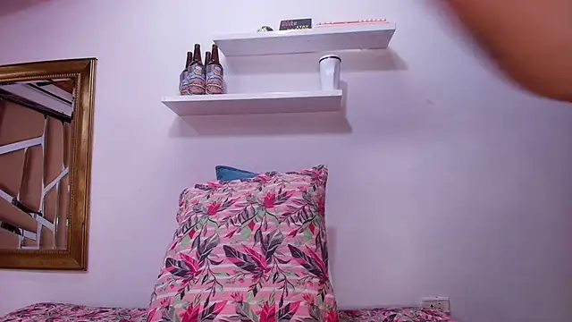 sweegirl69 online show from September 2025 11:59:01 AM