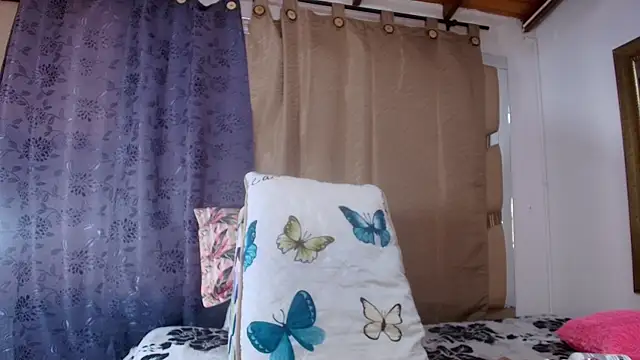 sweegirl69 online show from October 2025 12:04:01 PM