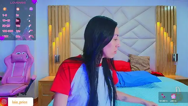 Laia and Damian online show from October 2025 07:33:02 PM