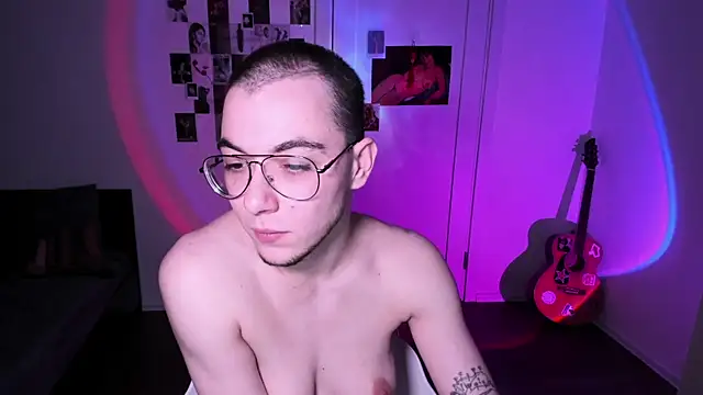 tyler bergg online show from October 2025 09:13:01 PM