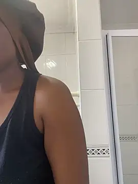 Moonzy77 online show from September 2025 10:53:02 AM