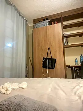 Moonzy77 online show from October 2025 06:03:01 PM