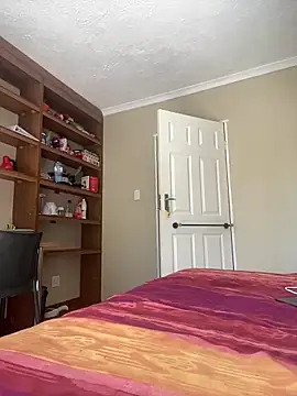 Moonzy77 online show from October 2025 09:39:01 AM