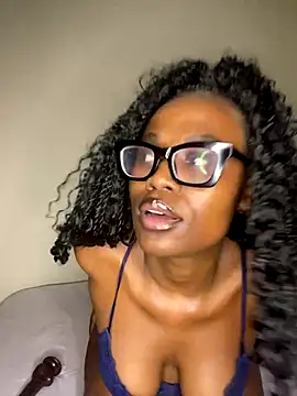 Moonzy77 online show from October 2025 09:12:02 PM