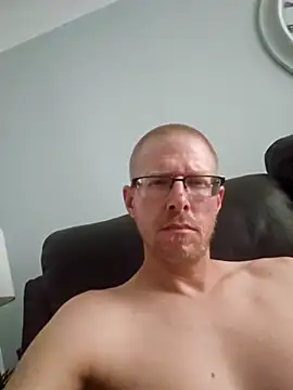 MrLeakyHelmet online show from September 2025 01:02:02 PM