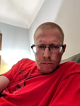 MrLeakyHelmet online show from September 2025 08:22:02 PM