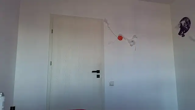 Snapshot of crystalxx18 chatting on October 2025 09:33:01 AM crystalxx18 online show from October 2025 09:33:01 AM