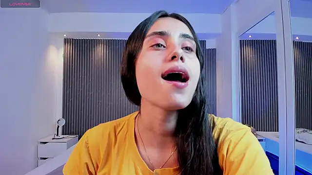 sofiapalacioss online show from February 2026 07:13:02 PM