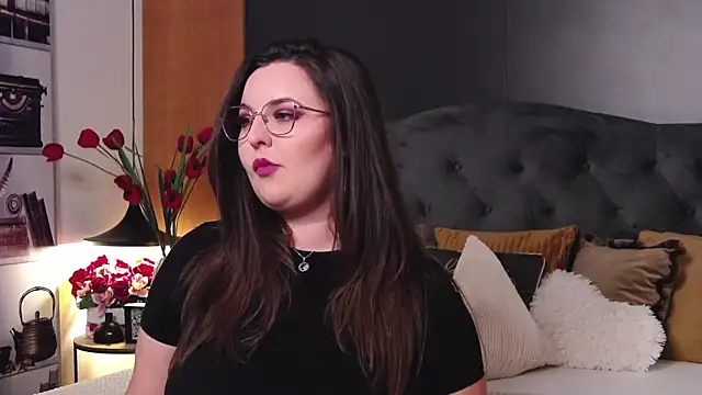 Mia Swano online show from October 2025 11:46:02 PM