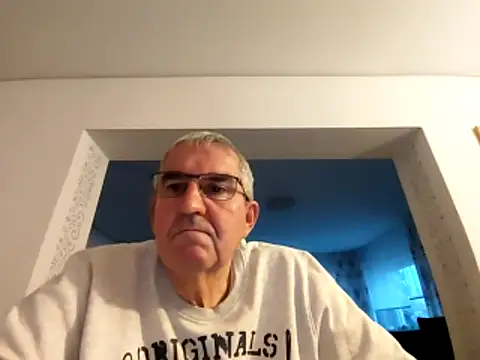 Oldmenhot66 online show from October 2025 04:29:02 PM