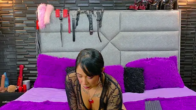 Snapshot of DaiaRousi chatting on October 2025 02:33:01 AM DaiaRousi online show from October 2025 02:33:01 AM