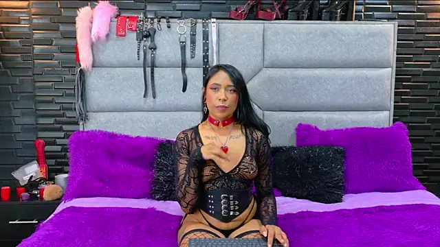 Snapshot of DaiaRousi chatting on November 2025 03:05:01 AM DaiaRousi online show from November 2025 03:05:01 AM