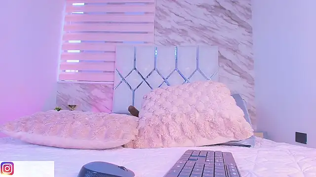 collet 1 online show from April 2026 12:03:01 PM